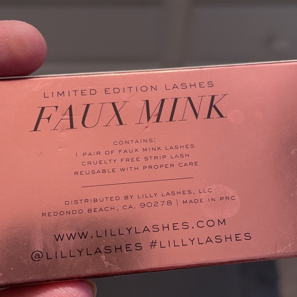 Lily lashes faux mink! - Picture 2 of 2